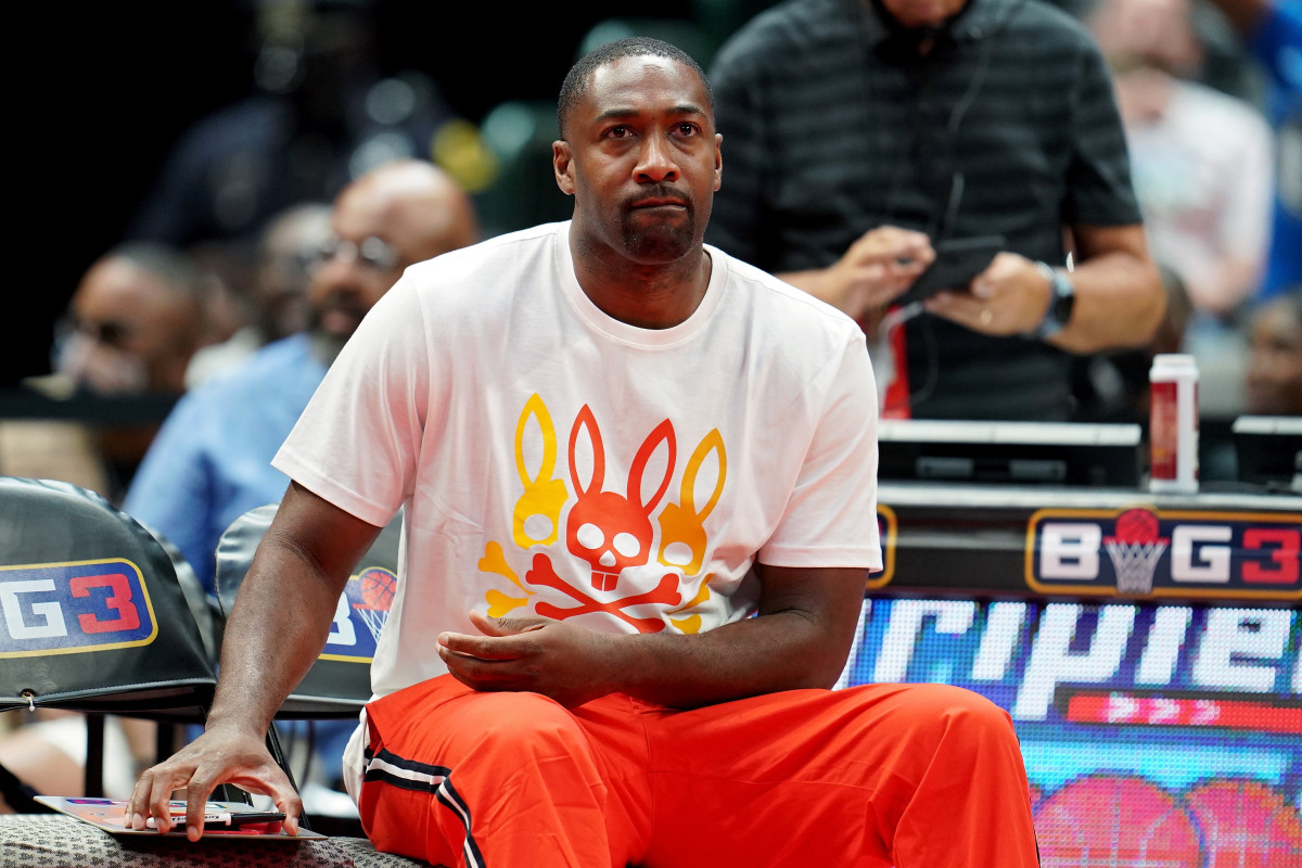 Gilbert Arenas coaches his BIG3 team.