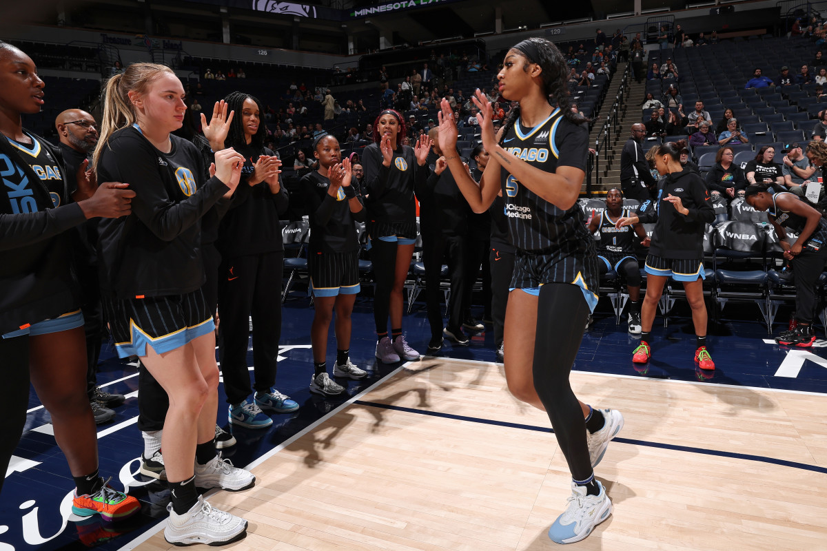 Angel Reese Plans Special Gift For Entire Chicago Sky Team - The Spun