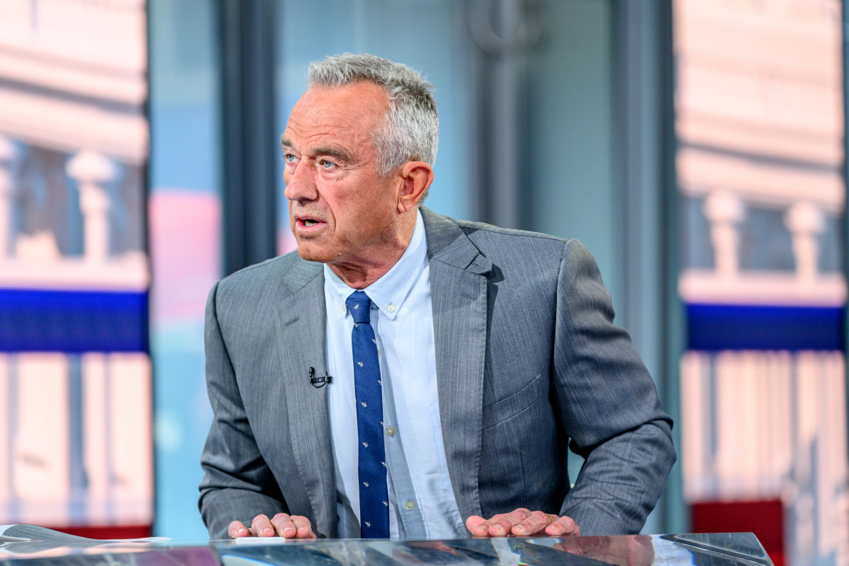 Robert F. Kennedy Jr. Taking Heat For 'Hypocritical' Photo The Spun