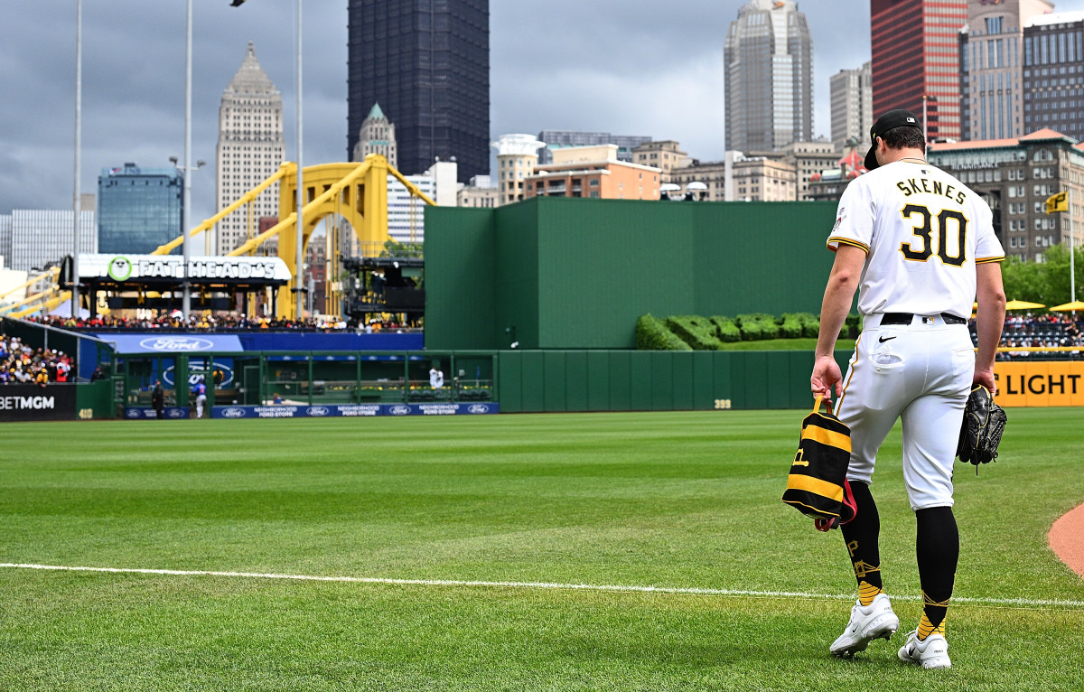 PITTSBURGH, PENNSYLVANIA - MAY 11: Paul Skenes #30 of the Pittsburgh Pirates walks to the bullpen to warmup before making his major league debut during the game against the Chicago Cubs at PNC Park on May 11, 2024 in Pittsburgh, Pennsylvania. (Photo by Justin Berl/Getty Images)