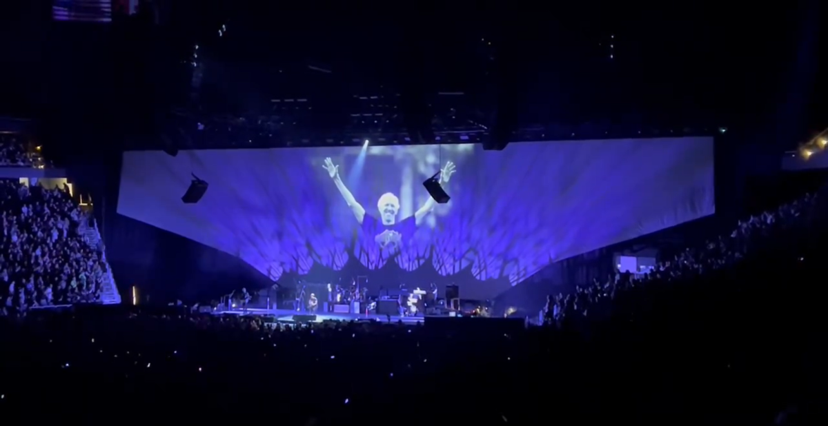 Video: Pearl Jam Pays Tribute To Bill Walton During Concert - The Spun