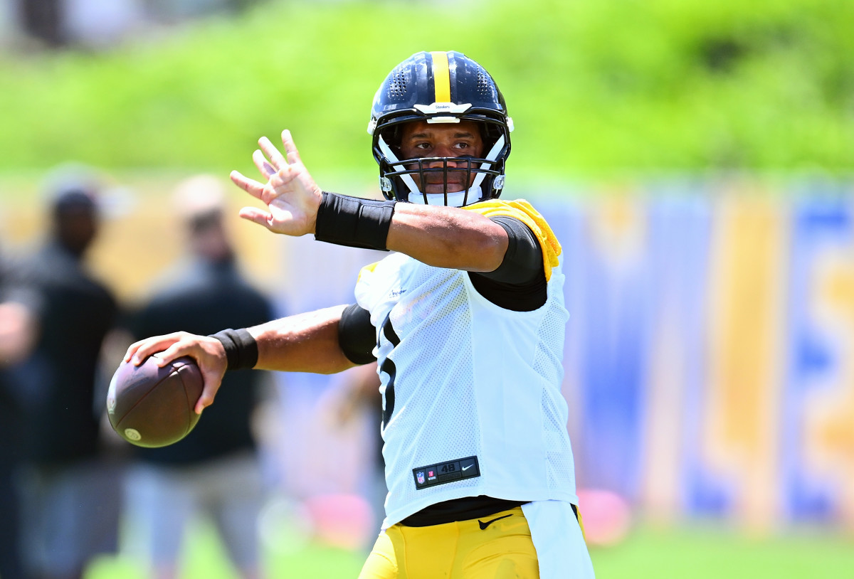 Russell Wilson Appears To Take Shot At Former Steelers Quarterback