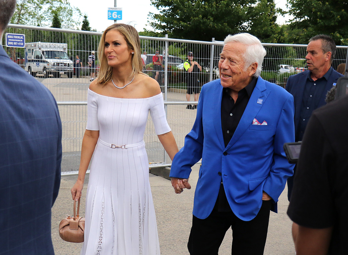 Everyone Had Same Reaction To Photo Of Robert Kraft's Wife - The Spun