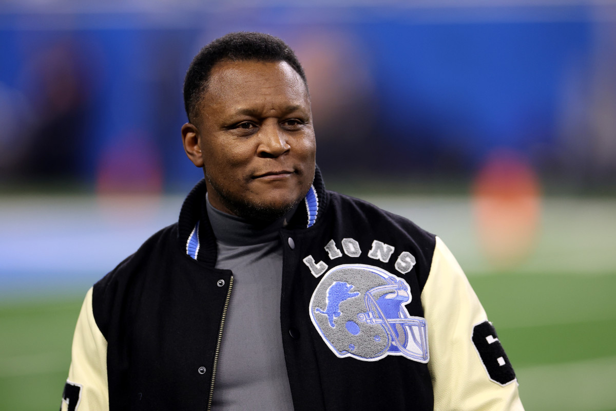 Fans Praying For NFL Legend Barry Sanders After Health Scare - The Spun