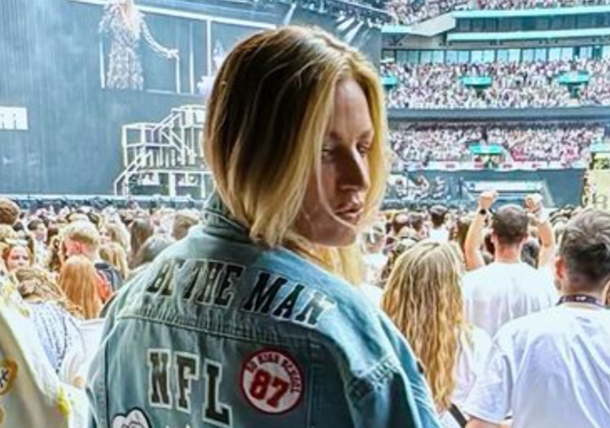 NFL Fans Loved Erin Andrews' Outfit At Taylor Swift Concert - The Spun