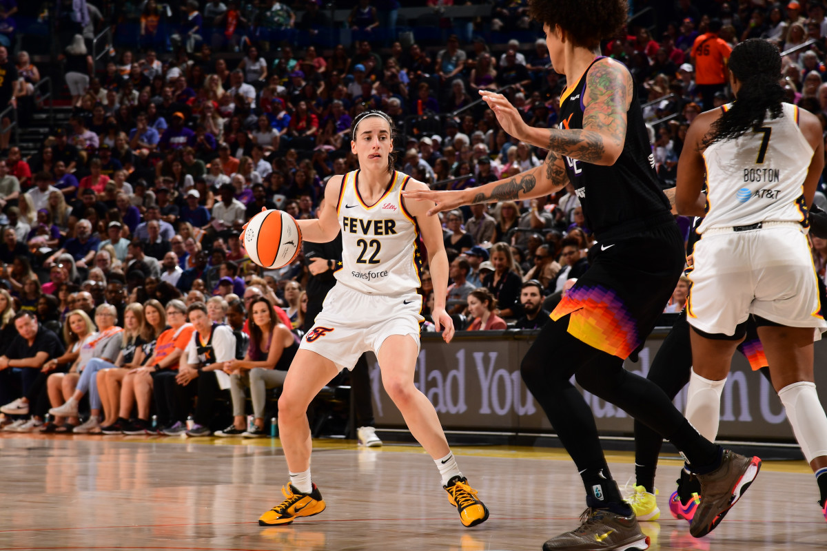 Fans Loving Pregame Moment Between Caitlin Clark, Diana Taurasi ...