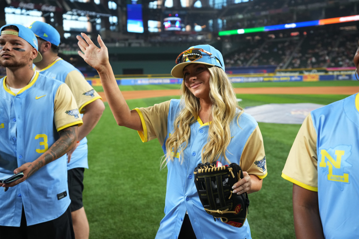 Rob Gronkowski's Girlfriend Went Viral During MLB Celebrity Softball