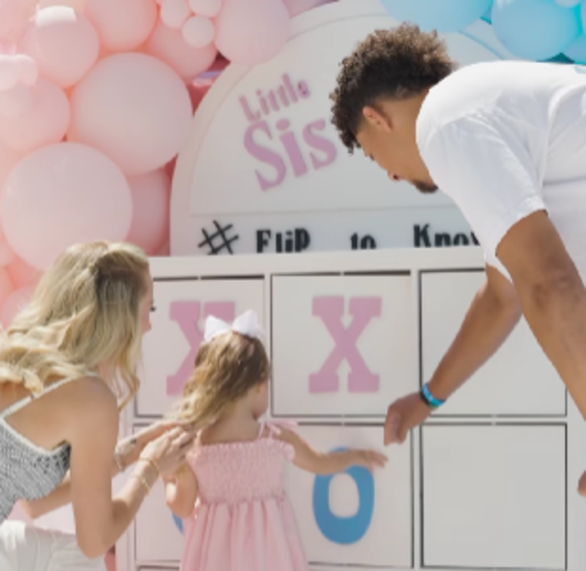 Patrick & Brittany Mahomes' Baby Gender Reveal Going Viral - The Spun