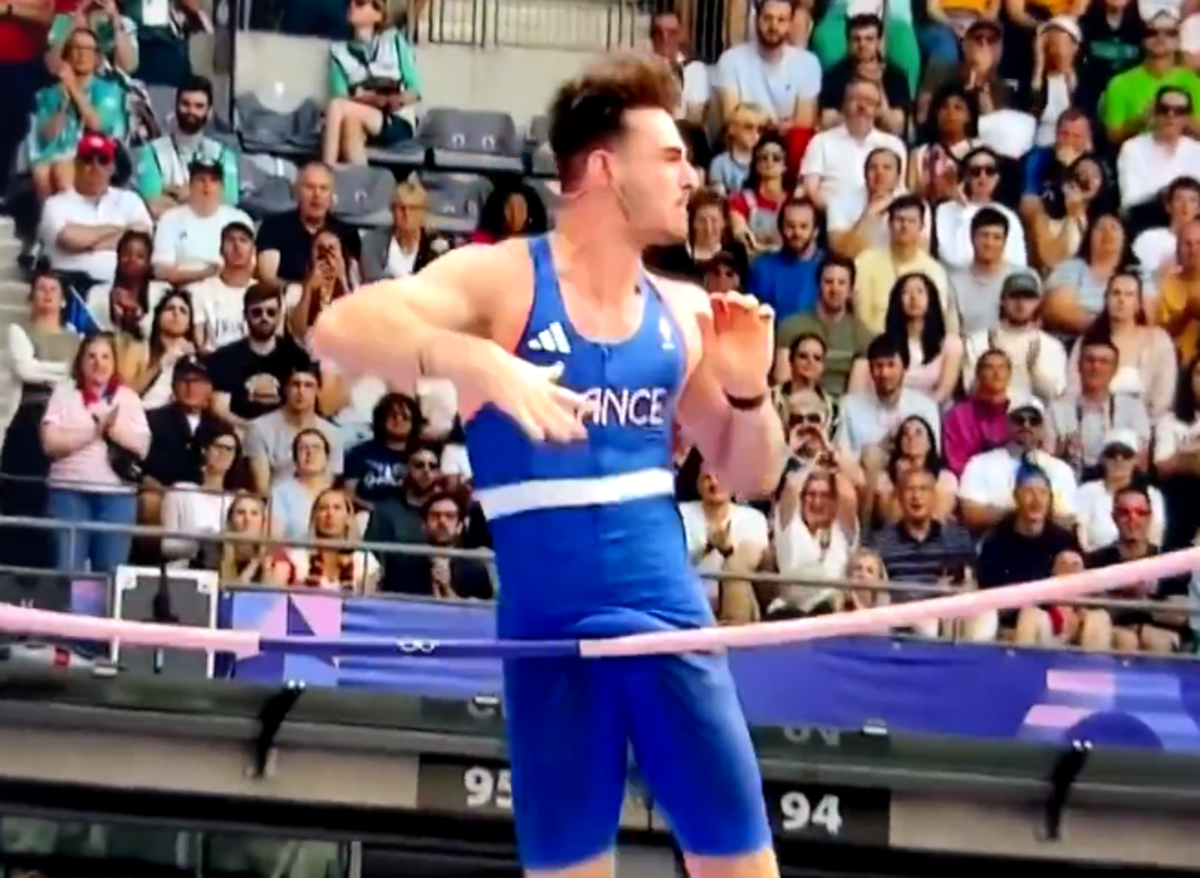 Video: Olympic Pole Vaulter Hitting Private Area On Bar Left Commentators  Speechless - The Spun