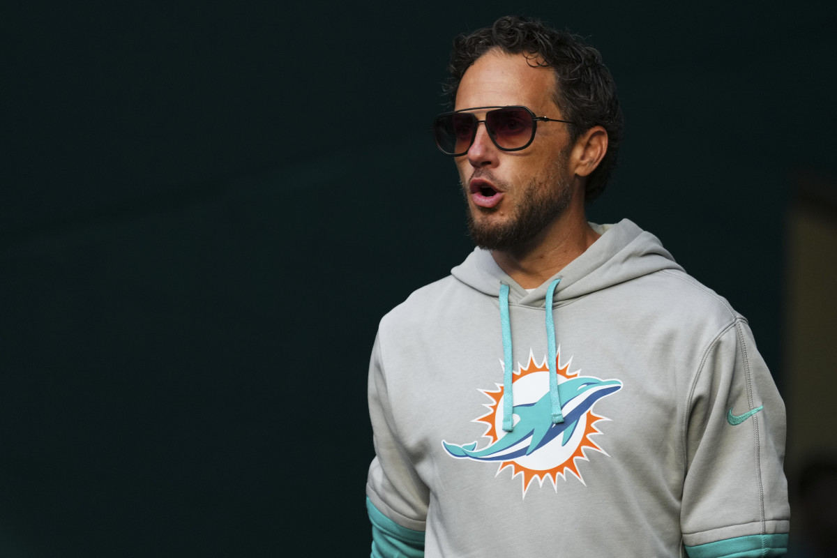 Miami Dolphins Cut Veteran Player Heading Into Thanksgiving Game - The Spun