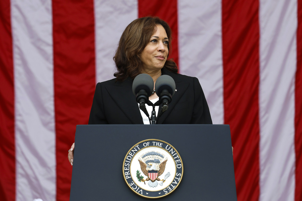 ARLINGTON, VIRGINIA - NOVEMBER 11: U.S. Vice President Kamala Harris gives remarks at a National Veterans Day Observance ceremony in the amphitheater of the Arlington National Ceremony on November 11, 2022 in Arlington, Virginia.  In her remarks Harris noted that this is the first Veteran's day since U.S. President Joe Biden passed the PACT act, which expanded health care for service members who were exposed to burn pits in Iraq and Afghanistan or other chemical irritants used in previous conflicts.  (Photo by Anna Moneymaker/Getty Images)