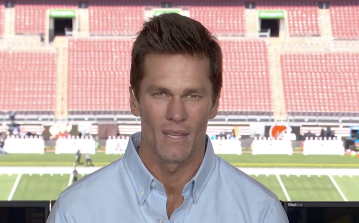 NFL Fans Not Happy With Tom Brady s Outfit On Sunday The Spun nfl-fans-not-happy-with-tom-brady-s-outfit-on-sunday-the-spun