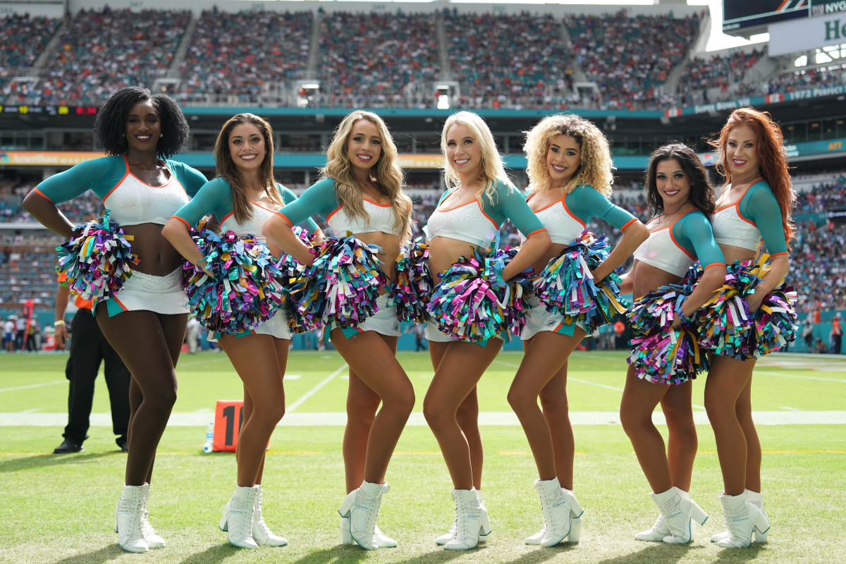 Dolphins Cheerleader Who Went Viral During Bills Game Shares Swimsuit Photo The Spun 1944