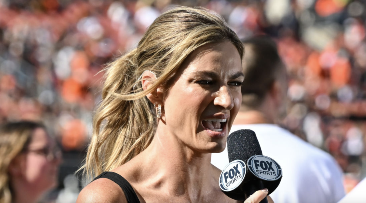 Erin Andrews Made Uncomfortable Wardrobe Mistake This Season - The Spun