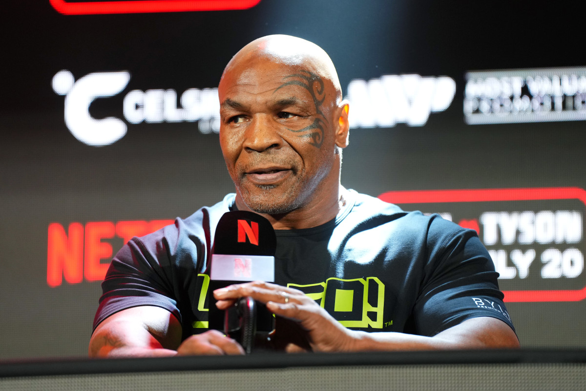 Mike Tyson Nearly Knocks Out Sparring Partner In Viral Training Video ...