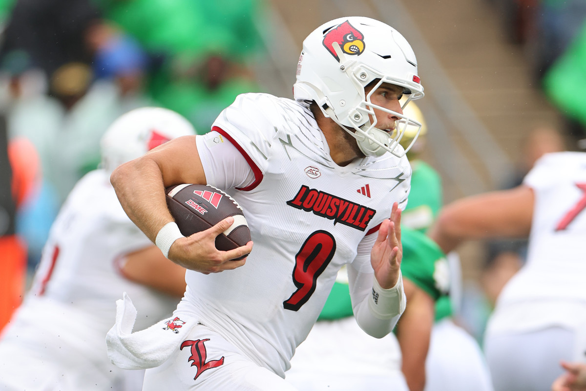 Football Fans Left Dumbfounded By Louisville Penalty That Cost Them