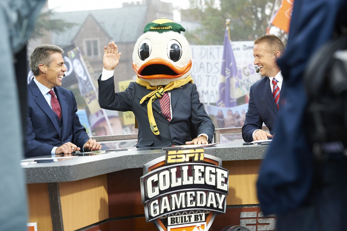 Football Fans Confused By ESPN College GameDay's Guest Picker