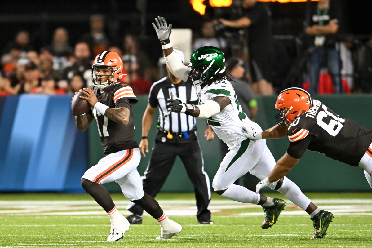 Browns Quarterback Was Penalized For A Blindside Block Tonight - The Spun:  What's Trending In The Sports World Today