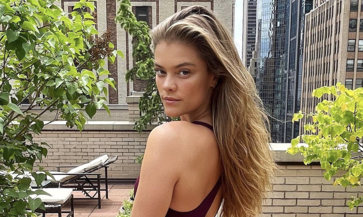 Top 3 'Body Paint' Swimsuit Photos Of Nina Agdal - The Spun: What's  Trending In The Sports World Today