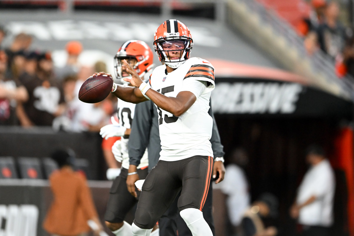 QB Josh Dobbs signs 1-year deal with Cleveland Browns