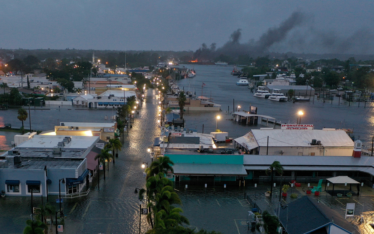 Footage Of Hurricane Idalia Making Landfall In Florida Is Terrifying