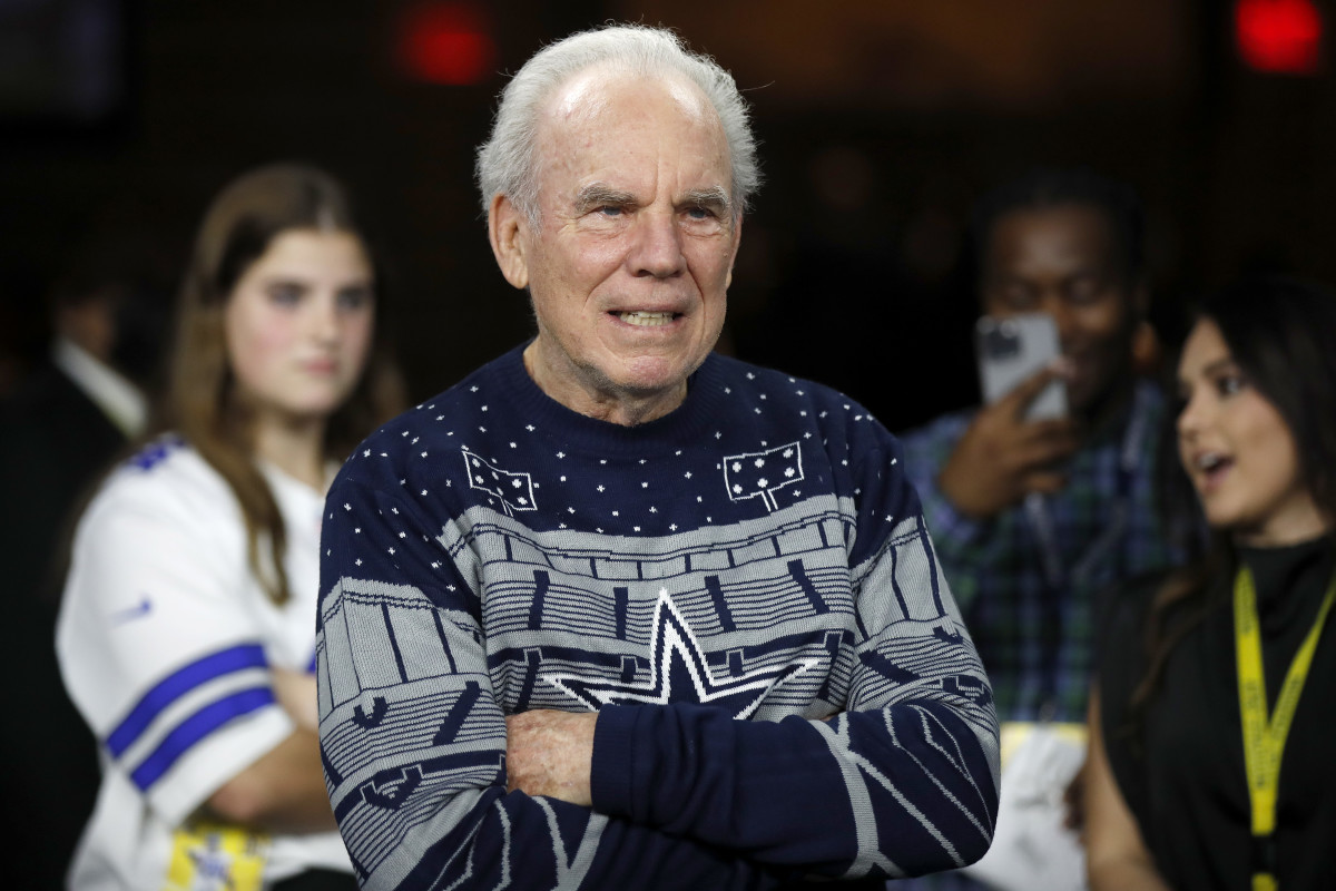 Roger Staubach Saddened By Death Of Cowboys Hall Of Famer - The Spun:  What's Trending In The Sports World Today