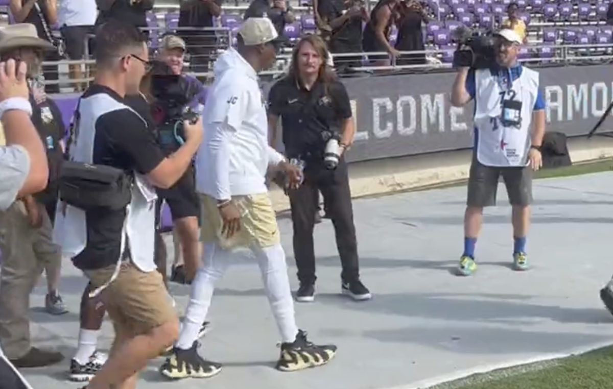 Video Shows Deion Sanders Walking Out For First Colorado Game The Spun