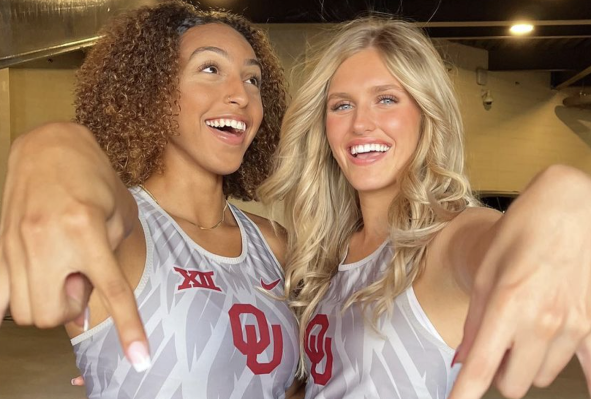 Oklahoma Track Stars Go Viral For Their Rivalry Photo The Spun 7758