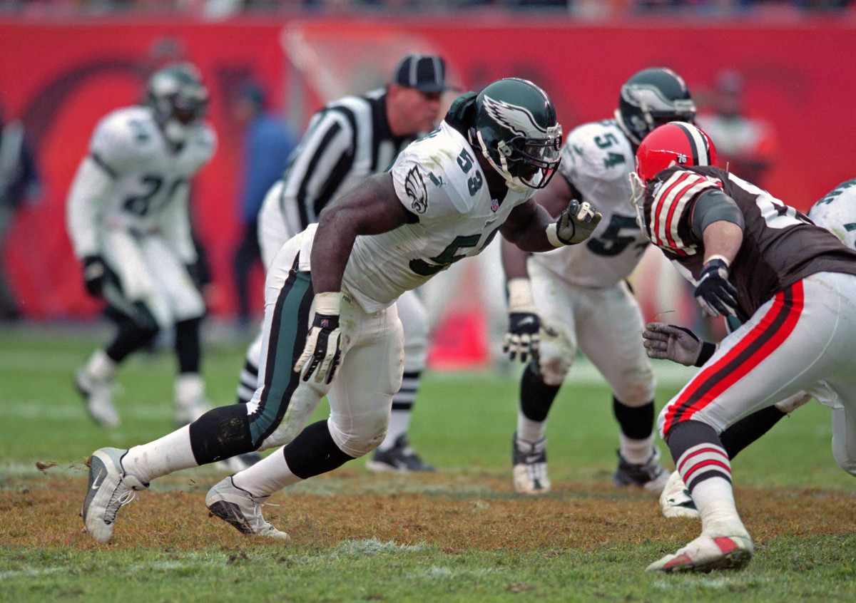 NFL Fans Praying For Family Of Former Eagles Star Hugh Douglas - The Spun