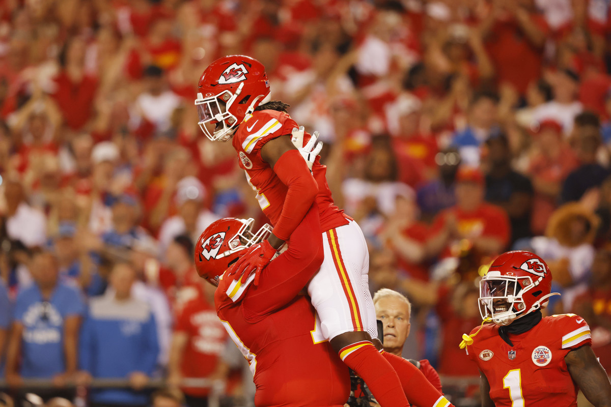 Chiefs Starting Offensive Lineman Carted Off From Practice - The Spun