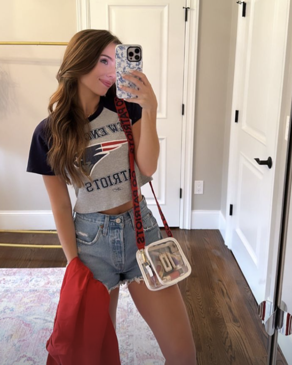Mac Jones' Girlfriend Turning Heads At AT&T Stadium On Sunday - The Spun:  What's Trending In The Sports World Today