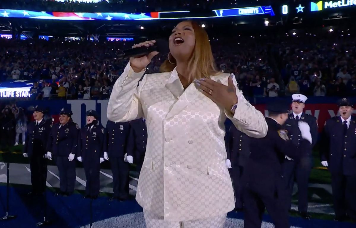 Queen Latifah Performs Stunning National Anthem Rendition at Giants-Cowboys  Game