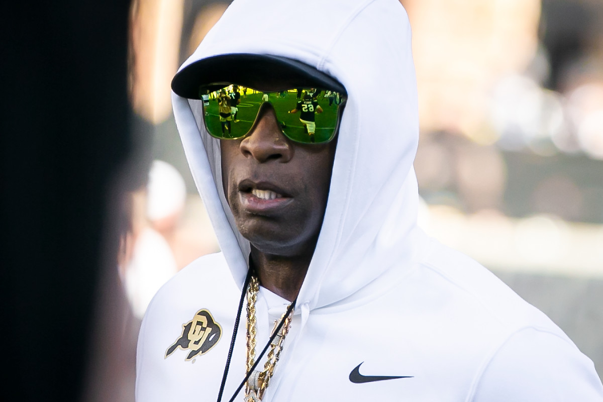 Deion Sanders Reportedly Re-signs With Nike –