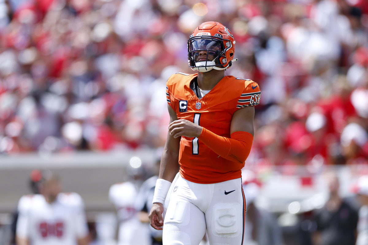 Chicago Bears - Justin Fields will officially wear No.