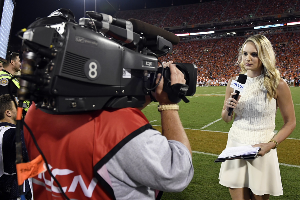 ESPN's Sideline Reporter For Oregon vs. Colorado Played College