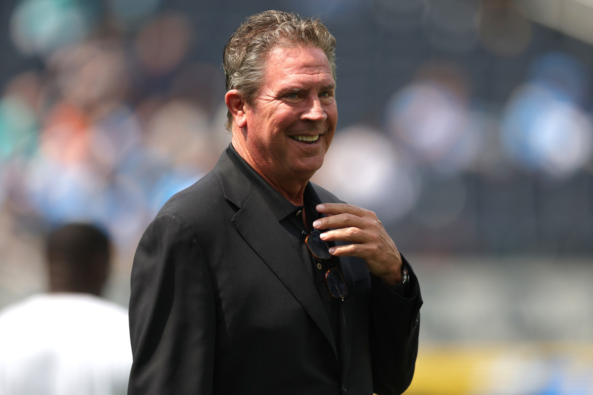 Quarterback Dan Marino of the Miami Dolphins looks on during the 1998  News Photo - Getty Images