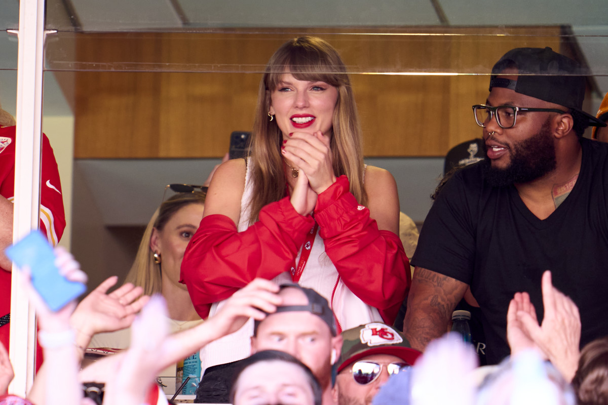 Patrick Mahomes reveals Taylor Swift wasn't the only VIP in attendance at  the Chiefs-Bears game as his 10-month-old son Bronze attended his first  ever game