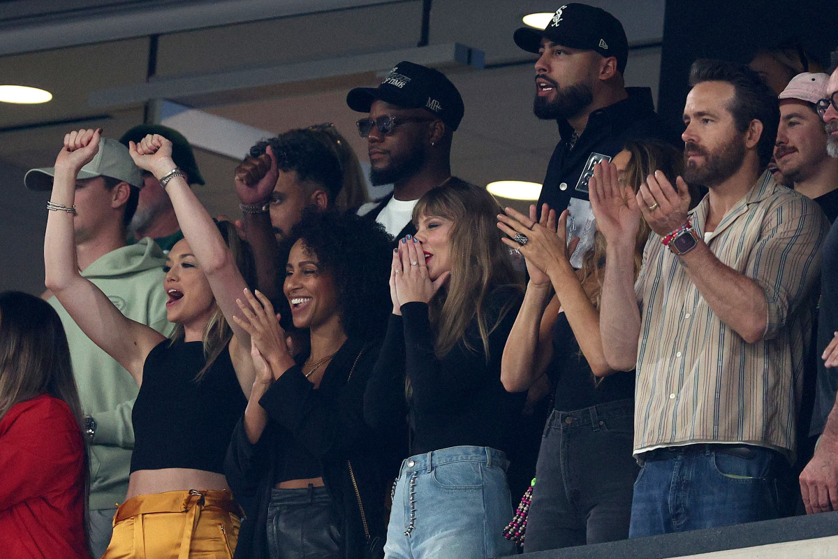 Blake Lively Is Turning Heads With Her Outfit At Sunday Night Football 