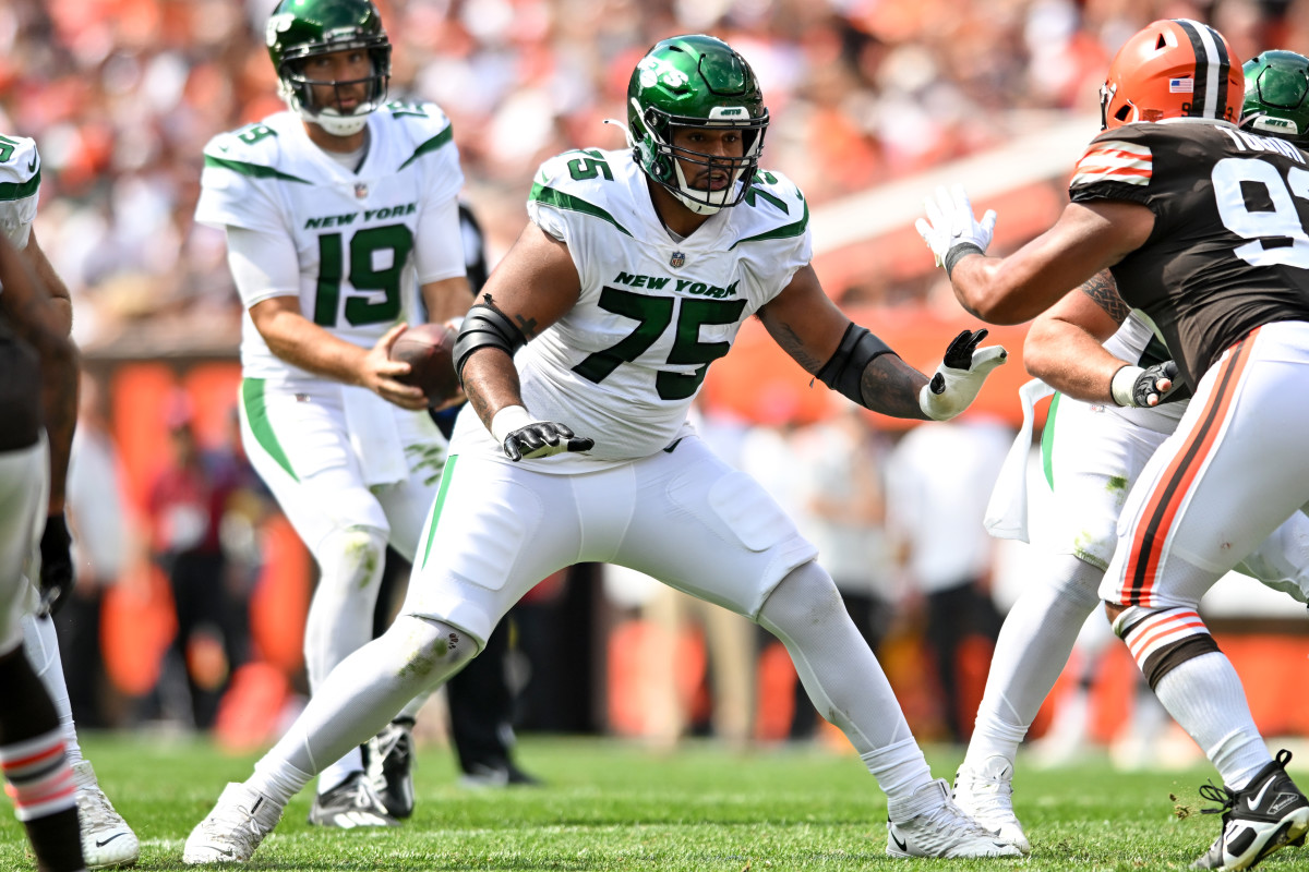 Jets take another injury hit, Alijah Vera-Tucker out for season