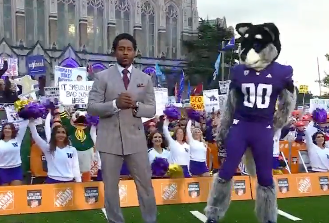 Desmond Howard Had Painfully Awkward Segment On College GameDay The 
