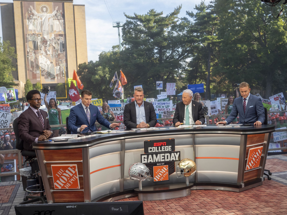 College GameDay Announces Blockbuster Guest For Saturday s Show The Spun