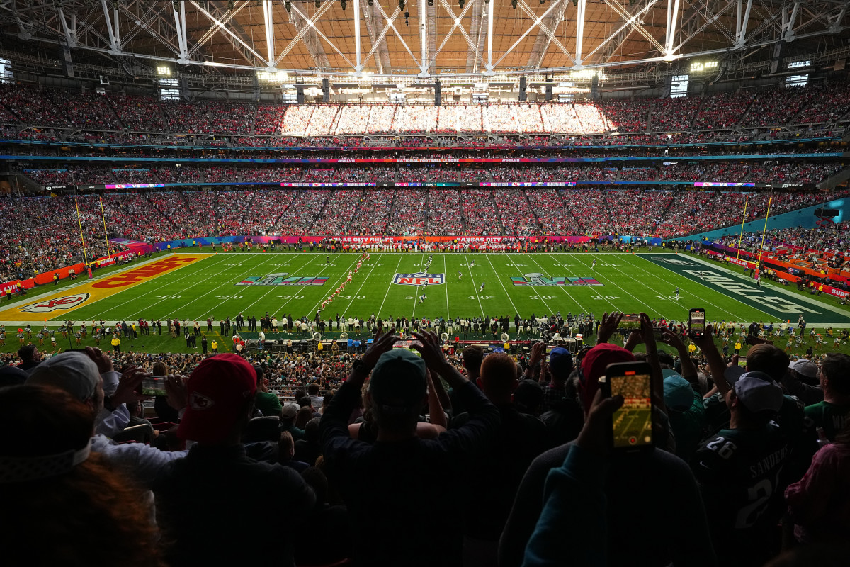 NFL Fans Want Announcer Change For The Super Bowl The Spun