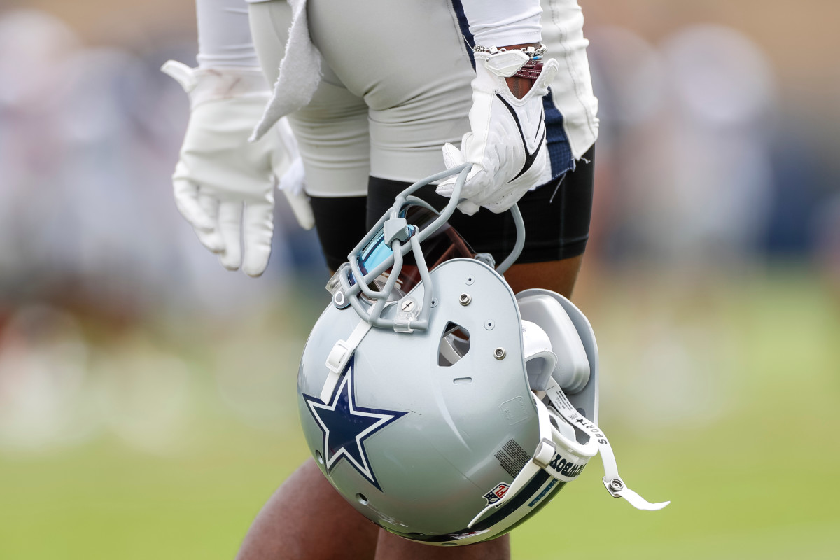 Report: Cowboys Have Made Decision On Al Harris - The Spun