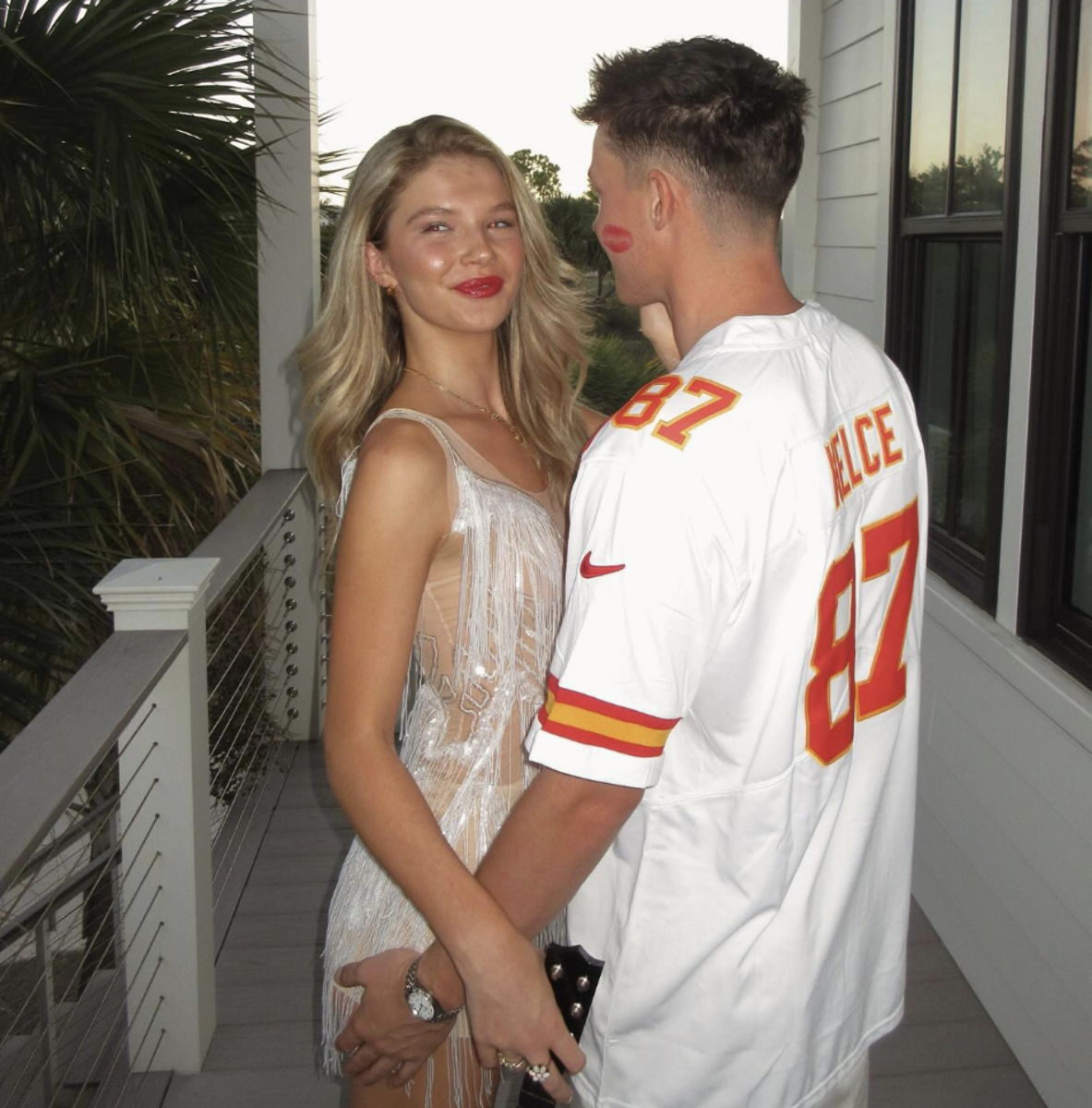 Sports Illustrated Swimsuit Model Dressed Up As Taylor Swift For Halloween - The Spun