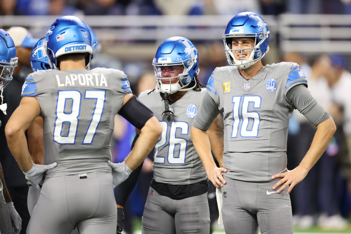 Reviews Are Mixed For Lions Alternate Helmets Tonight The Spun