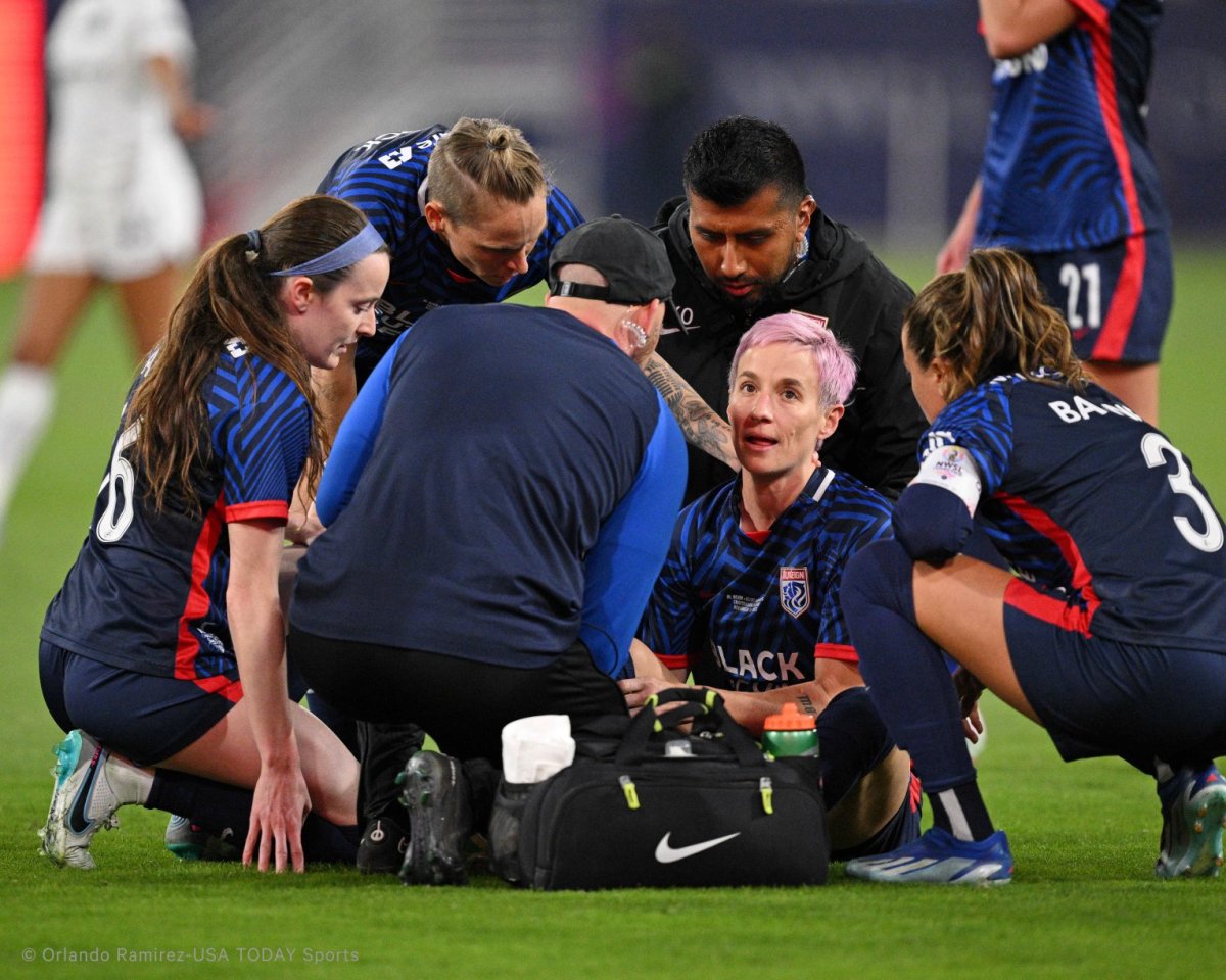 Megan Rapinoe Injured, Forced Off In Final Soccer Game - The Spun