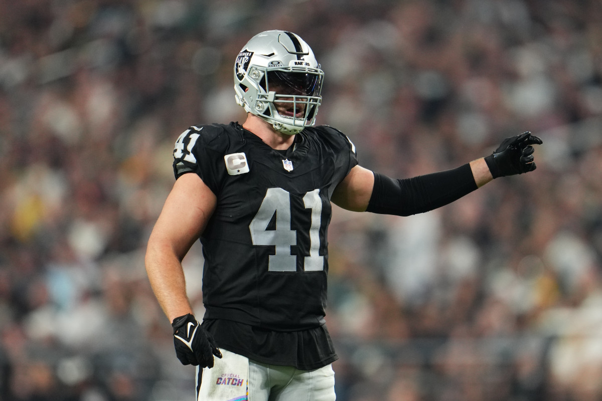 Raiders Star Announces Wife Is Pregnant After Sunday Night Victory ...