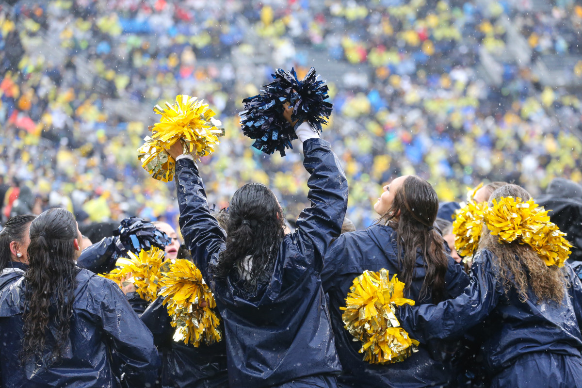 michigan-cheerleader-going-viral-before-the-game-on-saturday-the-spun