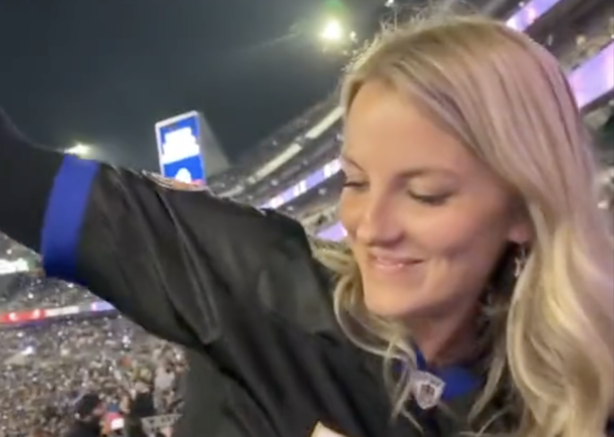 Ravens Fan Who Went Viral In The Stands Has Been Identified - The Spun