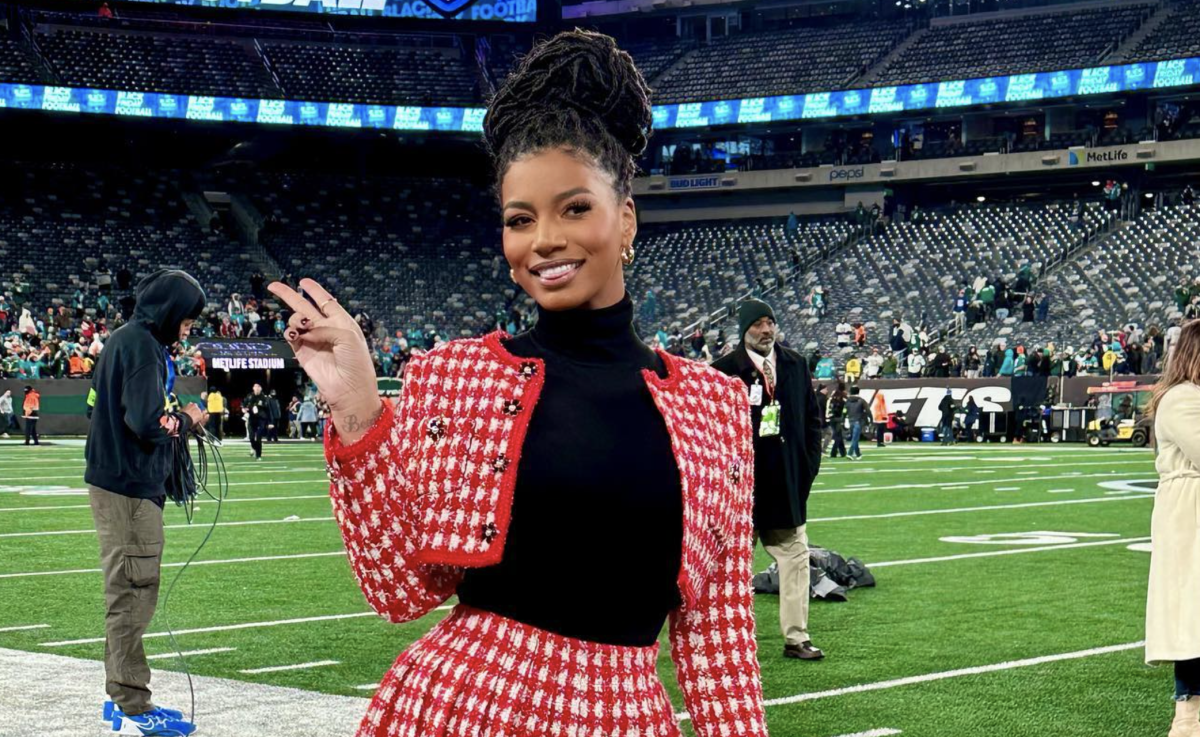 Photo: Taylor Rooks Goes Viral For Black Friday Game Outfit - The Spun